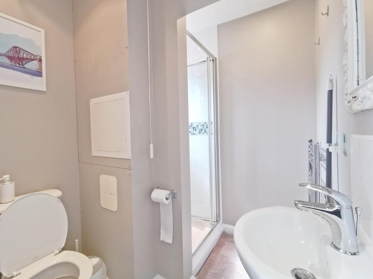 Modern And Spacious Double&King Bedrooms Both With Private Bathrooms Единбург Екстер'єр фото