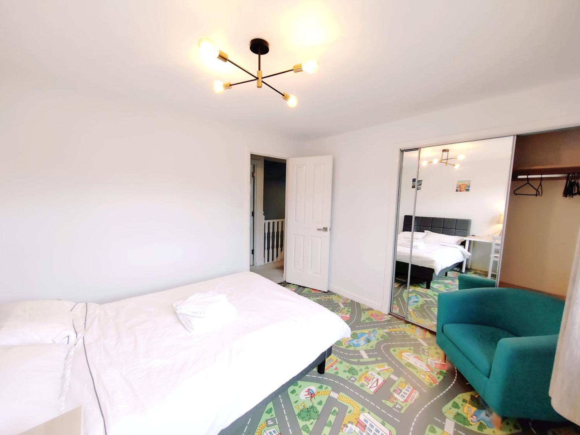 Modern And Spacious Double&King Bedrooms Both With Private Bathrooms Единбург Номер фото